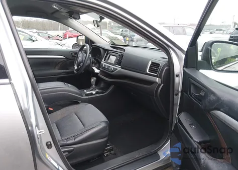 2015 Toyota Highlander Le Plus V6 из США, поврежденный, VIN 5TDBKRFH0FS181840